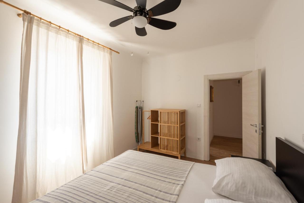 Pula City Apartment With Private Parking Free Екстер'єр фото